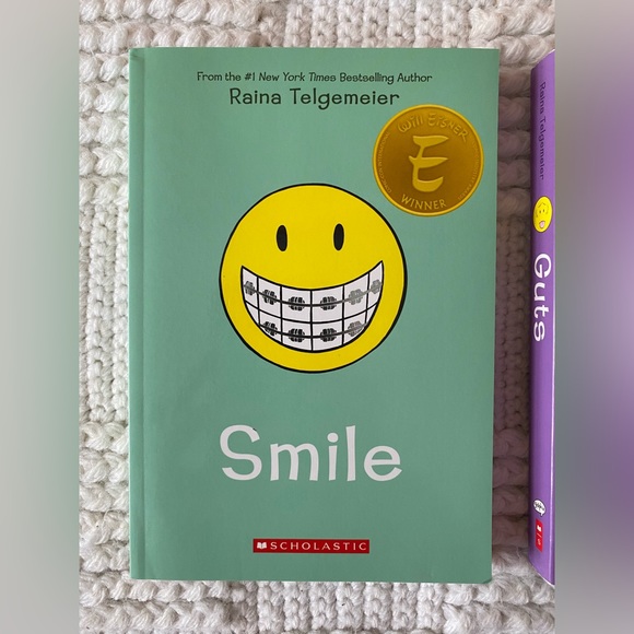 NEW 3 Graphic Novels By Raina Telgemeirer - Picture 2 of 11